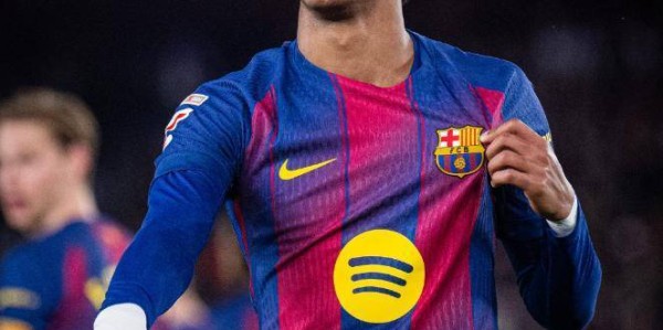 西甲第1易主！亚马尔侧钩破门，巴萨3-0夺主场10连胜傲视五大联赛