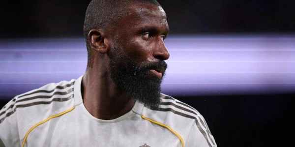 从领先2分到落后4分！皇马一周内崩盘，西甲争冠主动权拱手相让