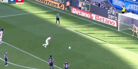 凯恩又戴帽！赛季第2次，7场狂轰13球，67场德甲已入70球