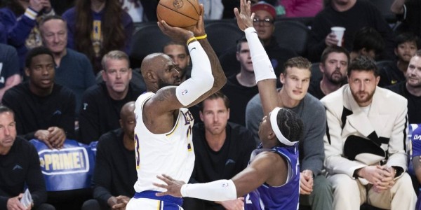 詹姆斯18分艾顿22+10 湖人大胜爵士