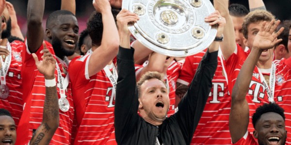 周五009 意甲焦点战：那不勒斯VS都灵 主场不败王者冲前三，都灵保级抢分遇硬茬