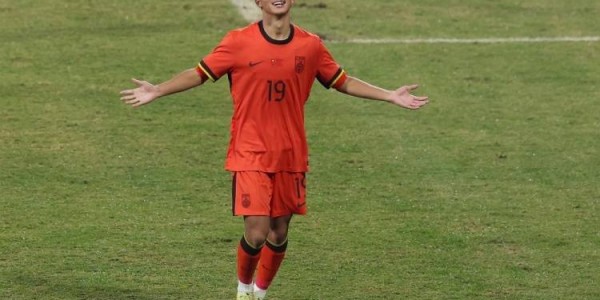 5场5球6助攻！16岁万项官宣加盟欧战豪门，官媒连发2篇报道祝福